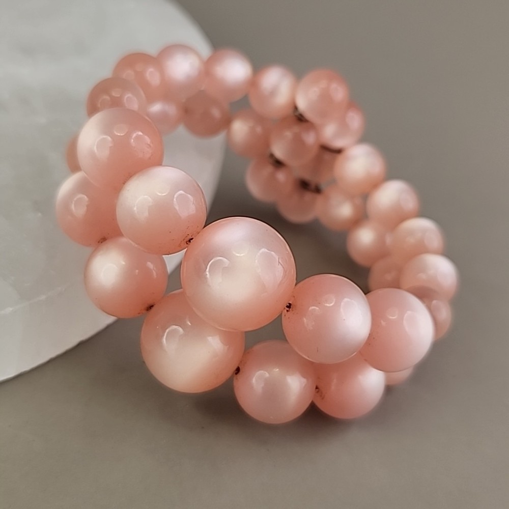 Vintage Moonglow Wrap Bracelet Pink Graduated Lucite Layered Expands 6″