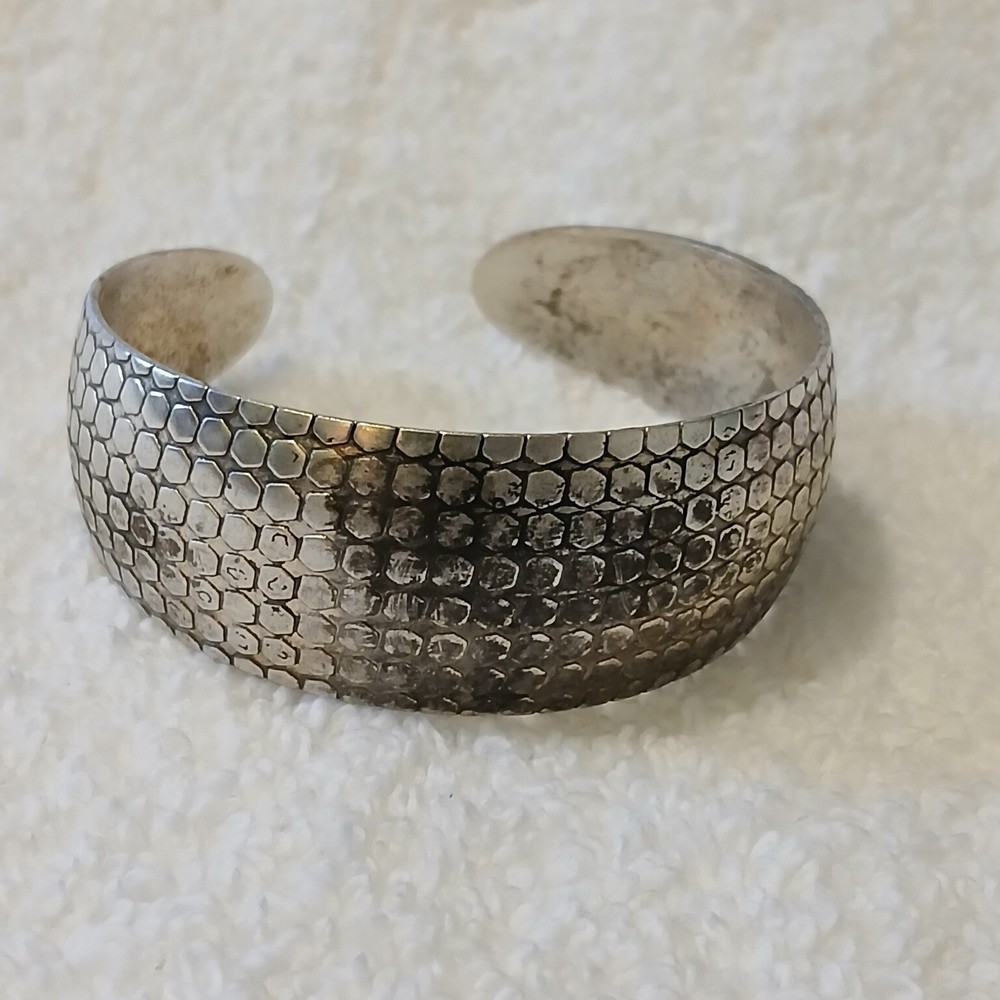 Vintage Silver Tone Hammered Cuff Bracelet Wide Adjustable Hexagon Pattern