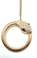 Vtg Snake Eating Its Tail Circle Pendant Gold Tone Rhinestones on 29 In Chain