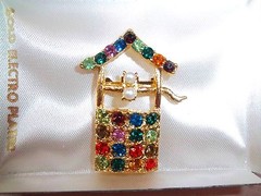 WISHING WELL ELECTRO PLATED GOLD WITH DIFFERENT COLORED RHINESTONE INSETS