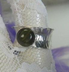 Hand Wrought Green Cat’s Eye Tourmaline 0.925 Sterling Silver Estate Ring Size 6