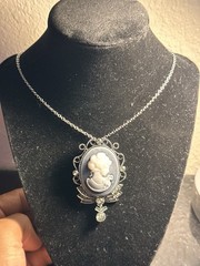 Victorian-Style Silver-Tone Lady Cameo Pendant Necklace