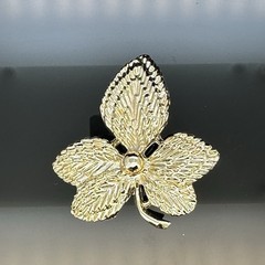 Vintage Signed Gerry’s Gold Tone Leaf Brooch Pin Excellent Condition