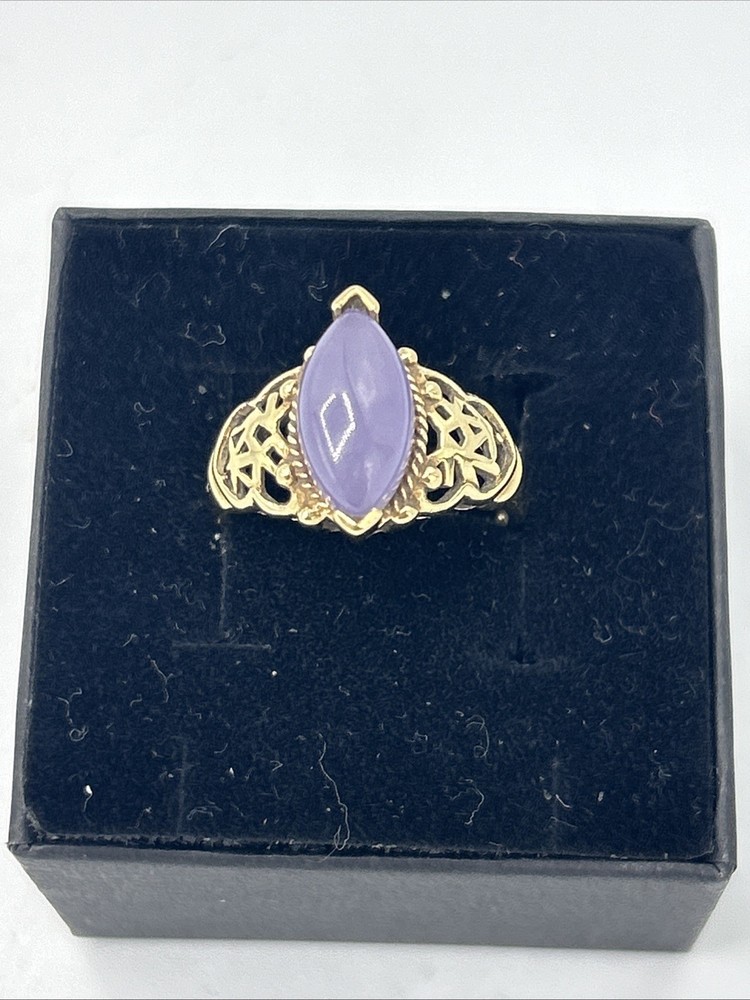 Vtg IWI 10K Yellow Gold Marquise Cut Lavender Jade Ring size 8.5