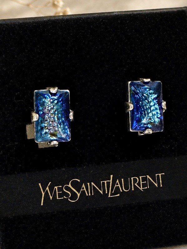 VTG YSL Yves Saint Laurent NWT Blue Iridescent Crystal Screw Back Earrings