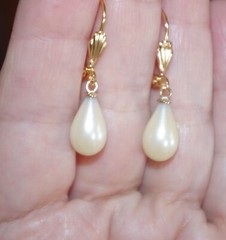 Vintage 14K GF 30mm Golden Tear drop Majorca Pearl Lever back Earrings