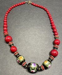 Vintage Black Red Graduated Beaded Floral Hand Painted Gold Tone 15.5 in