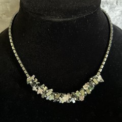 Vintage Hematite Jade Quartz Chip Stone Necklace 17″ Screw Closure