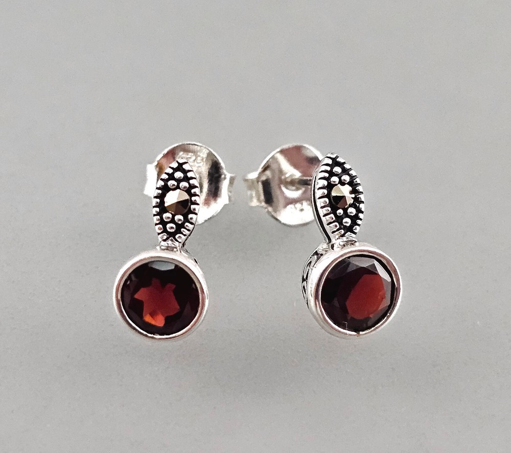 Garnet Stud Earrings 925 Sterling Silver Markasite 1.3×0.6cm
