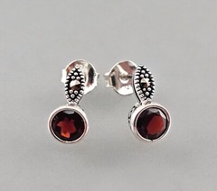 Garnet Stud Earrings 925 Sterling Silver Markasite 1.3×0.6cm