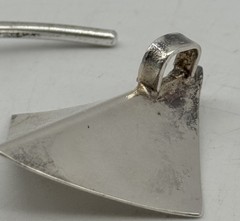 Modernist Mid Century silver tone V neck choker Wire with 2 inch geometric charm