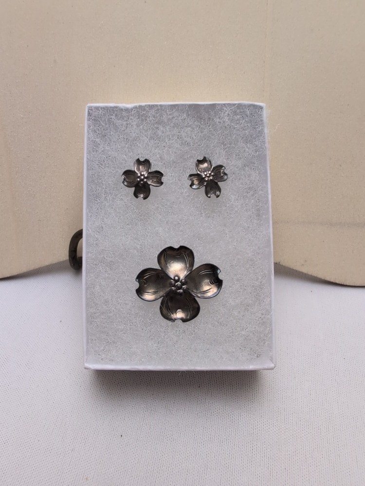 Vintage Nye Sterling Silver Dogwood Flower brooch and earrings set B74
