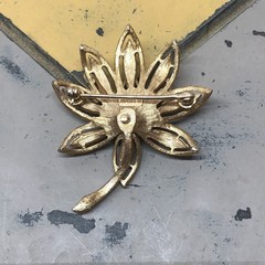 Vintage Brooch Lot Gold Tone Monet Coro Avon AAI JJ & Anson Gold Tone Tie Bar