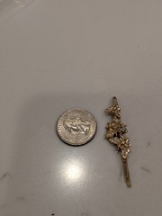 VINTAGE – Gold Toned Earrings, Scarf pins, Danglers and more (10 pieces)