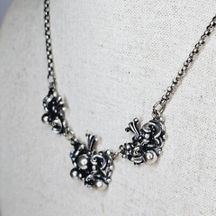 Vintage Mid-Century MN 835 Silver Traditional Floral Design 3D Necklace