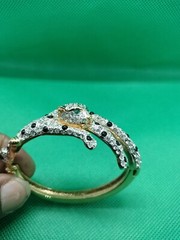 Vtg Two Tone Metal And Crystals, Gold Plated 6,5 Inner Circumference And An Oval