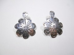 VINTAGE SOUTHWESTERN STYLE FLORAL PATTERN STUD EARRINGS 925 STERLING SILVER