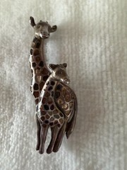 Giraffe Mother and Calf Sterling Silver Pin. 2.25″ in length Pre-Owned