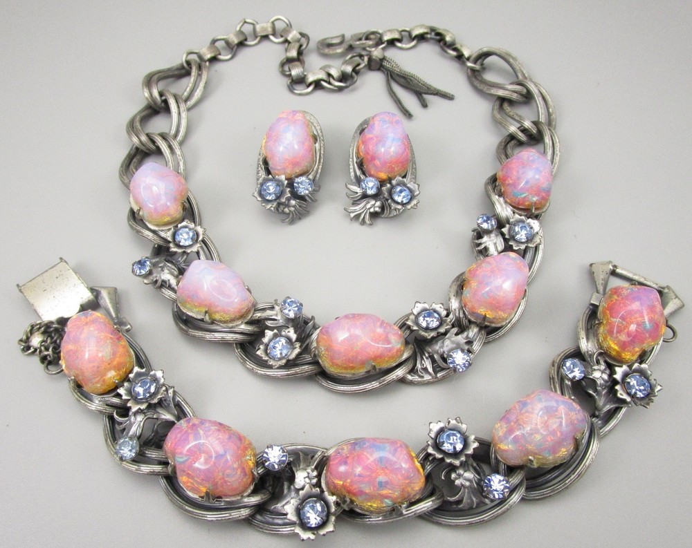 LOVELY VINTAGE SILVERTONE FAUX FIRE OPAL NECKLACE BRACELET EARRINGS SET -GERMANY