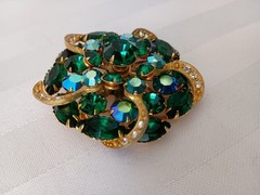 Vintage Gold Tone Green, AB Green with Clear Rhinestone Ribbons Brooch/Pin