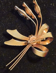 Vintage Gold Tone Floral Ribbon Bow Brooch Blue Cabochon Moonstone & Rhinestones