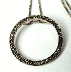 VTG 925 STERLING SILVER MARCASITE NECKLACE CHAIN 20″ & 30MM DIAMETER PEDANT