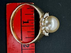 Vtg 80’s Faux Pearl Rhinestone Gold tone Ring Statement Brooch Pin