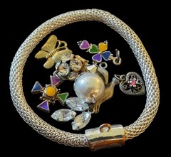 Vintage Lot Of Bracelets Beautiful. 195