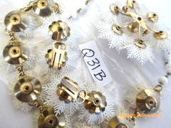 RARE CORO SNOW FLOWERS SOFT PLASTIC RHINESTONE NECKLACE EARRINGS BROOCH SET