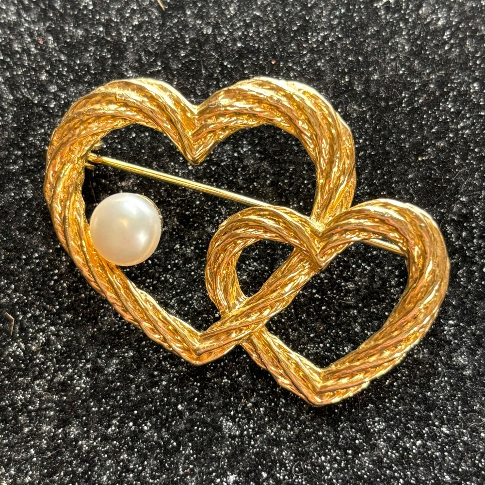 AAi brooch vintage double hearts goldtone metal REPAIRED real pearl replacement