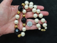 Vintage AVON 1986 “5th Avenue Necklace” Faux Pearl & Black Beads