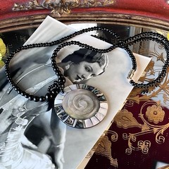 Vintage Black Glass Bead Necklace MOP & Abalone Pendant Barrel Clasp 22”