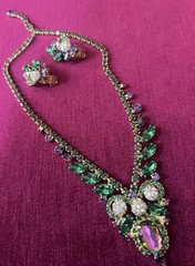 VTG JULIANA STUNNING BIB NECKLACE W/ MATCHING EARRINGS SET GREEN & AMETHYST