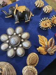 Vintage Jewelry Mixed Jewelry Lot Brooch, Earrings & Ring