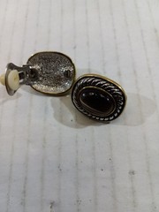 Vintage 2 Tone Y2K Renaissance Etruscan Revival Clip-On Earrings 1980-1990’s Era