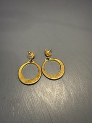lot of two gold tone vintage 80s earrings