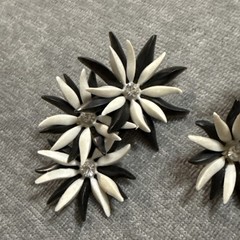 VTG Climber Lucite Black White Flower Earrings 50s Clip Daisy Cluster Rhinestone