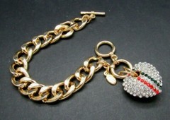 JOAN RIVERS SWARVOSKI CRYSTAL PATRIOTIC HEART GOLD TONE TOGGLE BRACELET NIB