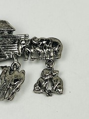 Vintage Silver Tone Large Noah’s Ark Charm Dangle Pin Brooch Animals