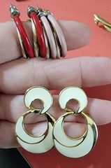 Set of 3 vintage-style white, pink and red enamel and gold-tone earrings