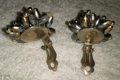 Vintage “Fireworks” Unbranded Clip-On Earrings Lightweight non-magnetic About1″