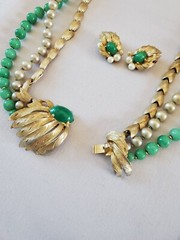 Vtg Gold Jade Glass Faux Pearl Green Mogul 3 Strand Necklace Earrings Set