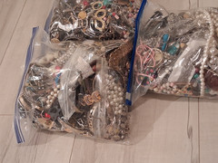 20 lbs -5 oz Vintage To Now CRAFT, REPAIR ,TANGLED Junk Jewelry Lot (JK005)