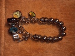 VTG 2008 Avon Presidents Recognition Achievement Honor Society Charm Bracelet