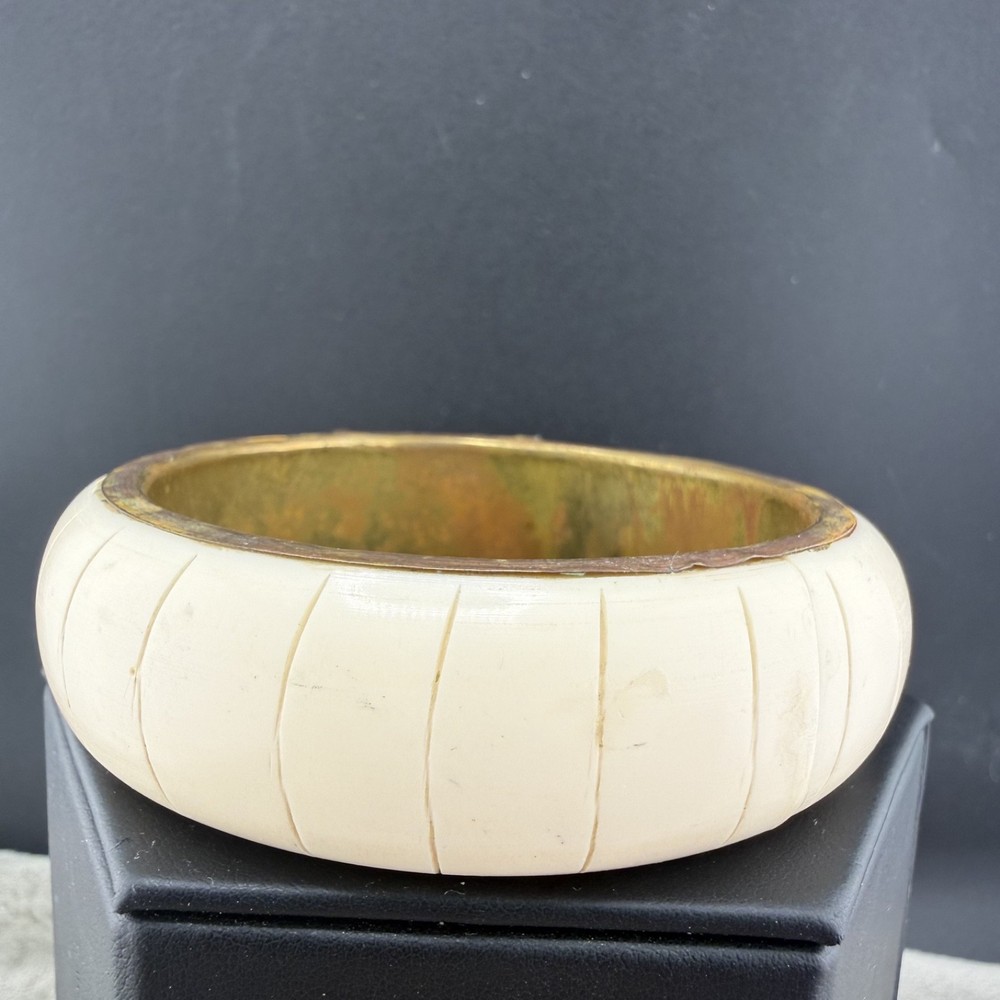 Vintage Bangle Bracelet Brass inlay 8.5”