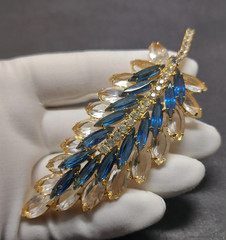 Juliana D&E DeLizza Elster Feather Leaf Brooch Blue Navette Clear Rhinestones 4′