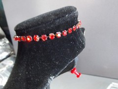 Vtg Costume Jewlery Ruby Red Crystal Glass 2.25″in Stretchy