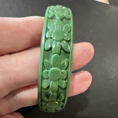 Green Lucite Plastic Bracelet Carved Flowers 2.5 In Diameter