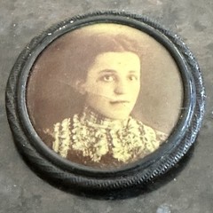 Antique Victorian Round Mourning Brooch C-Clasp Young Woman Memorial Photo 1.5”