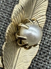 Leaf Feather Brooch 2.25 In Shell Pearl Accent Gold Elegant Vintage Retro Glam